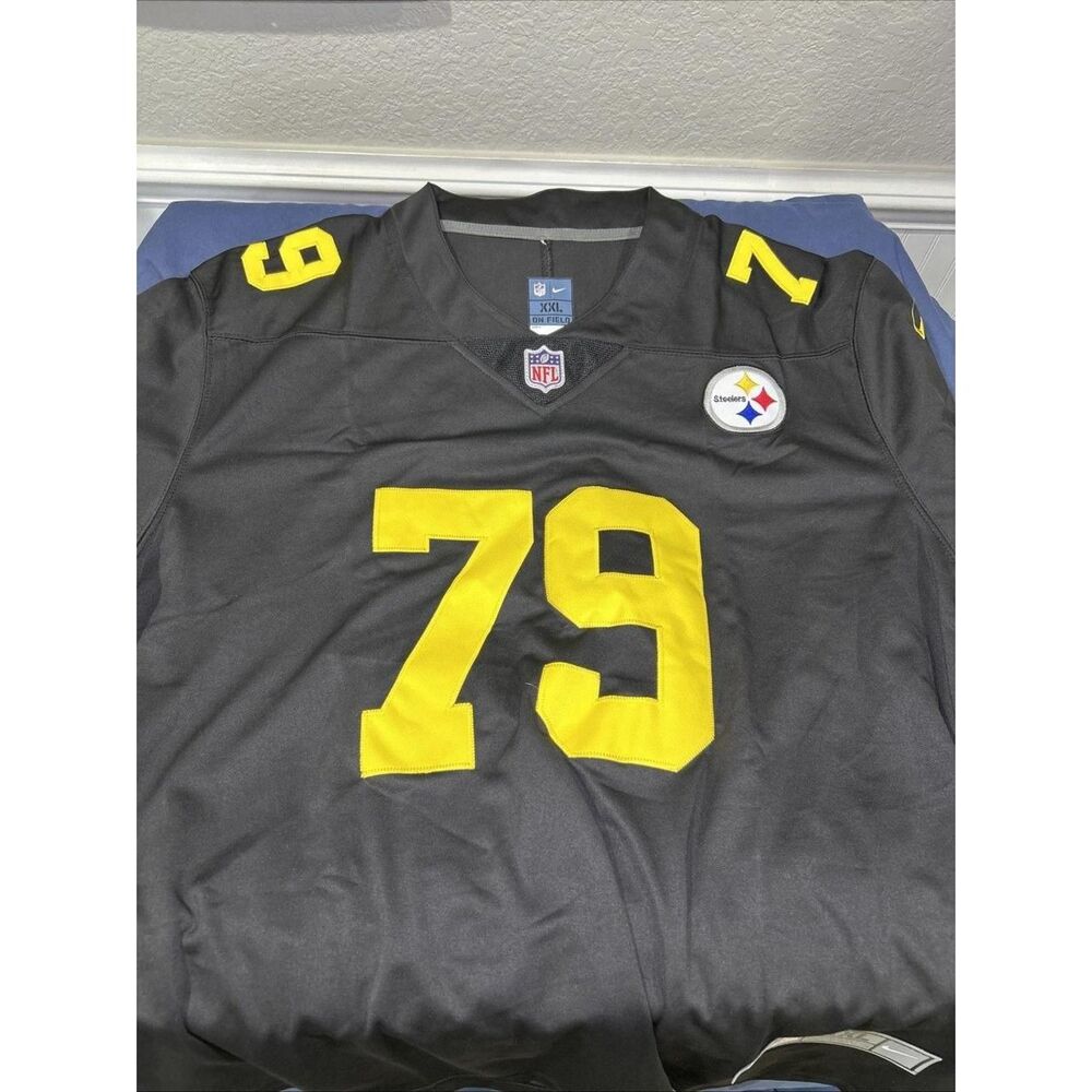 Nike Men's Black Top